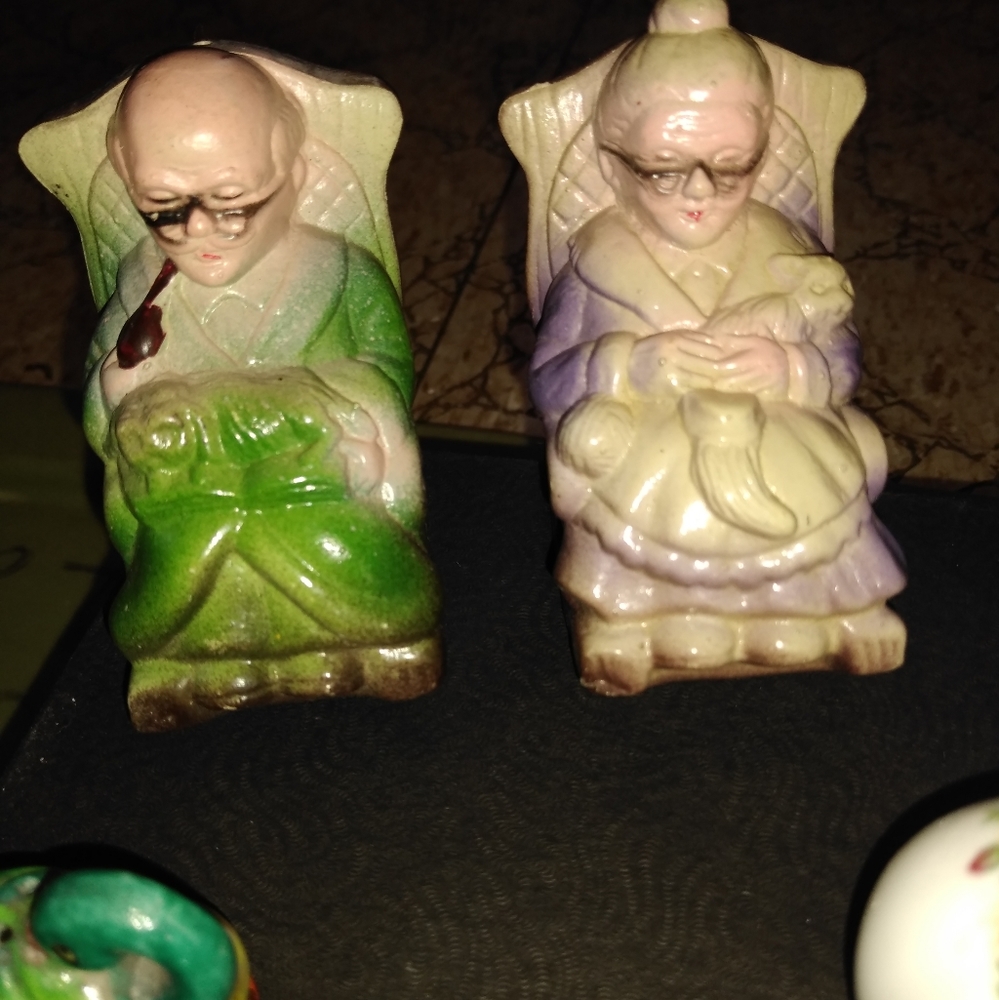 Vintage salt and pepper shakers 3 sets .ducks missing cork original plugs